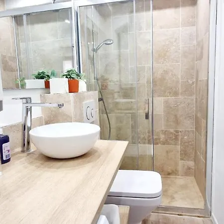 Chez Dominique 24 Guest Apartment In Migrainier Central Antibes With Ac Апартаменты